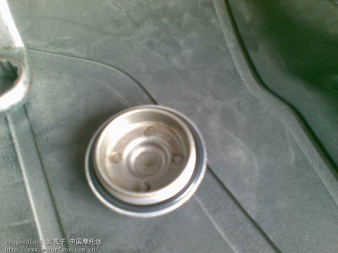 买了一个月的迅鹰出现缸头漏油 - 踏板论坛 - 雅