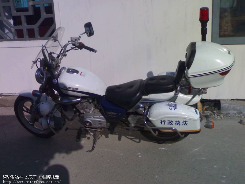 自己DIY的GZ125HS风挡支架 - 豪爵铃木 - 摩托