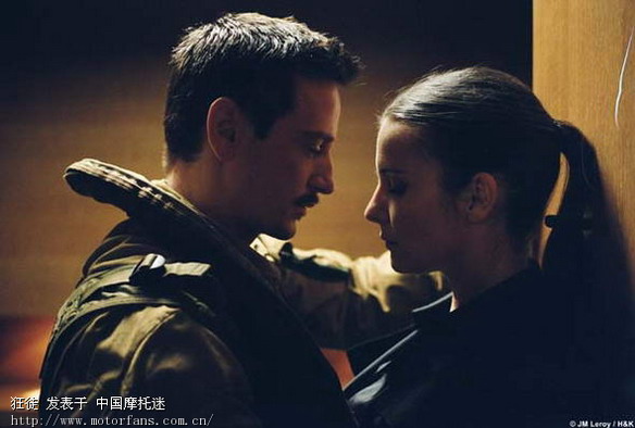 into the fire 空中决战 主题曲 - 摩迷音乐视频交