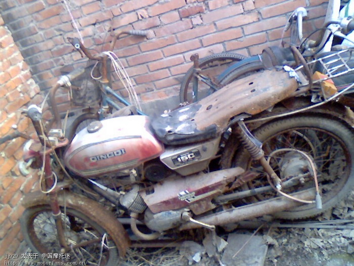 有想收藏摩托车的朋友留言 轻骑15C 摩托型 助