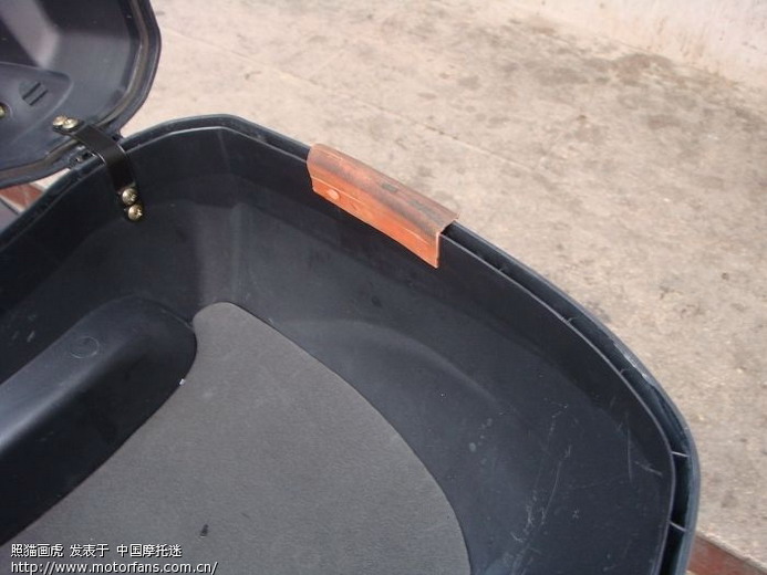 摩托车后备箱在骑行中发出的噪声如何解决?(已