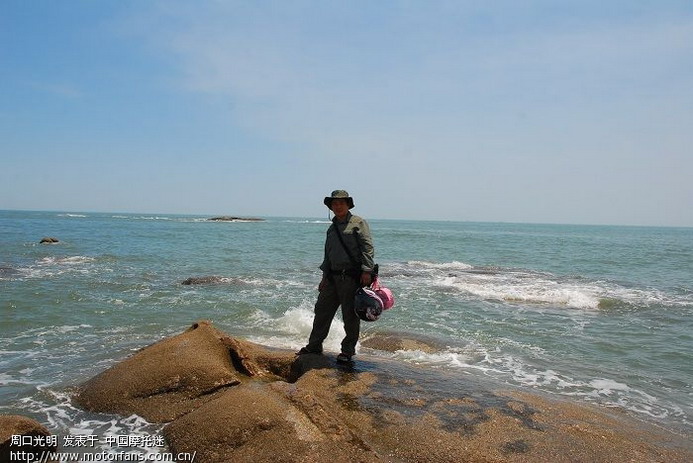 俩小伙摩游连云港扎营日照游泳青岛喝啤酒 - 河