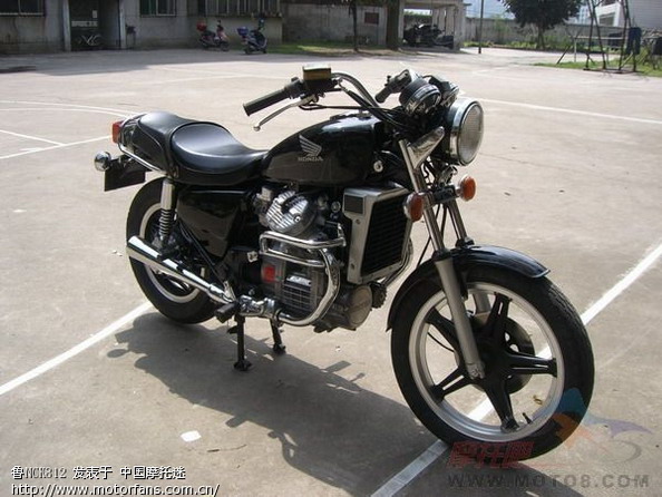 有双缸或多缸的顶杆机吗? - 摩托车论坛 - 摩托