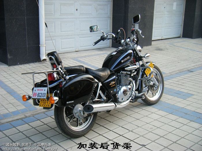 豪爵铃木GZ125HS加装货架.边箱灯.天线 - 豪爵