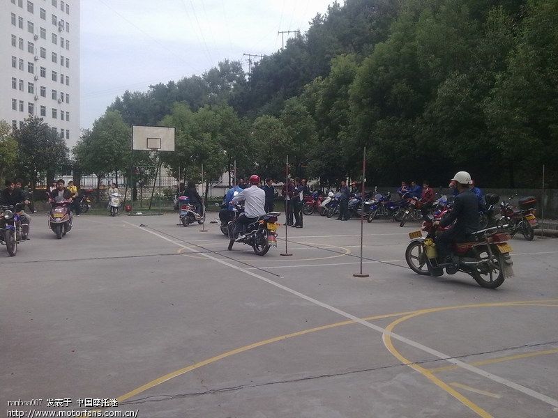 参加摩托车驾照考试实况--附图 - 弯梁世界 - 摩