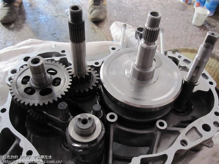 关于战鹰CBF150(分解发动机和发动机内部零