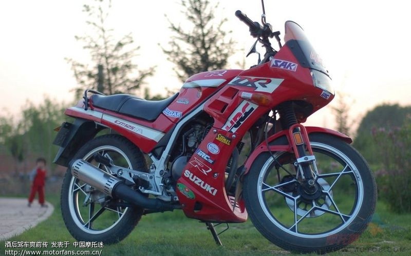 这就是传说中的铃木王中王,怎么有公路赛的味