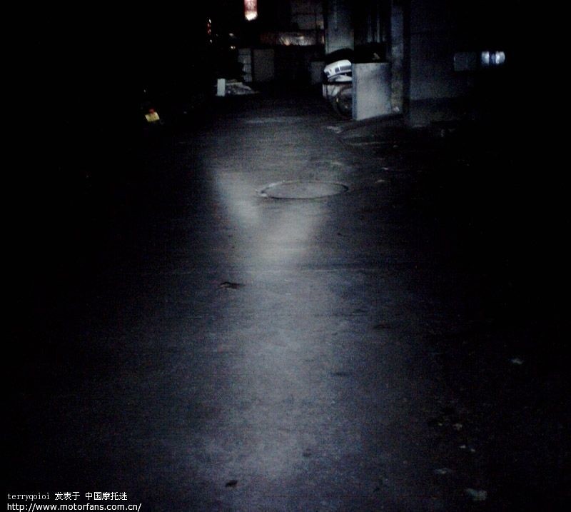 今天我的光阳125小踏板报废了。发动机底部撞