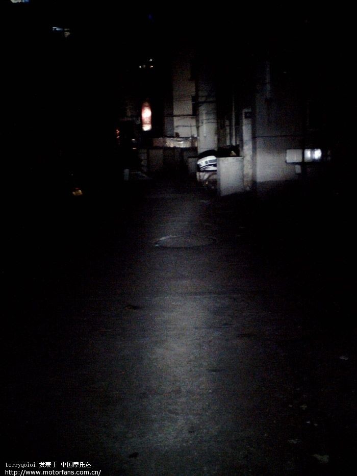 今天我的光阳125小踏板报废了。发动机底部撞