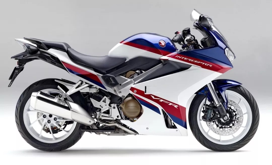 重现经典图案,honda 2019 vfr800f,vfr800x